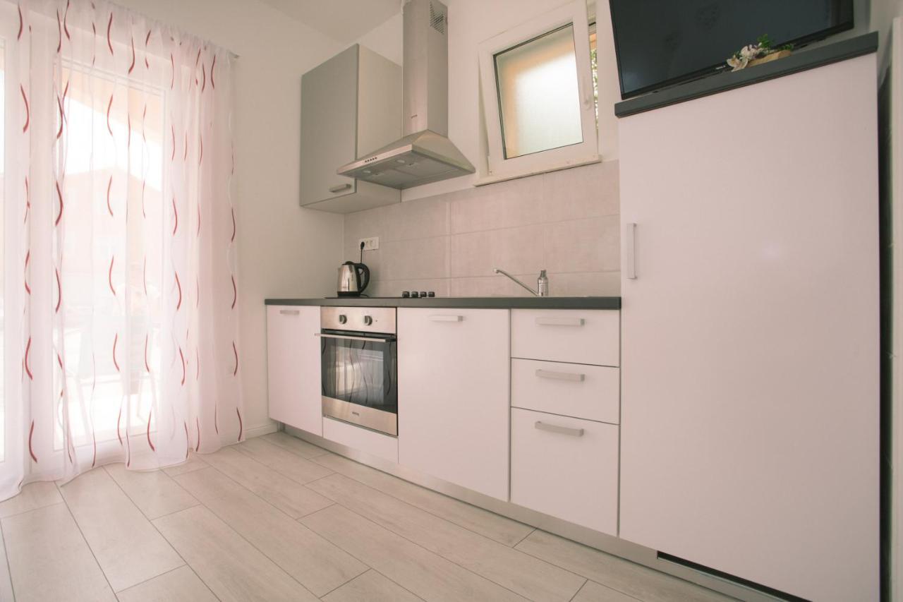 Apartments Kampanel Каштела Экстерьер фото